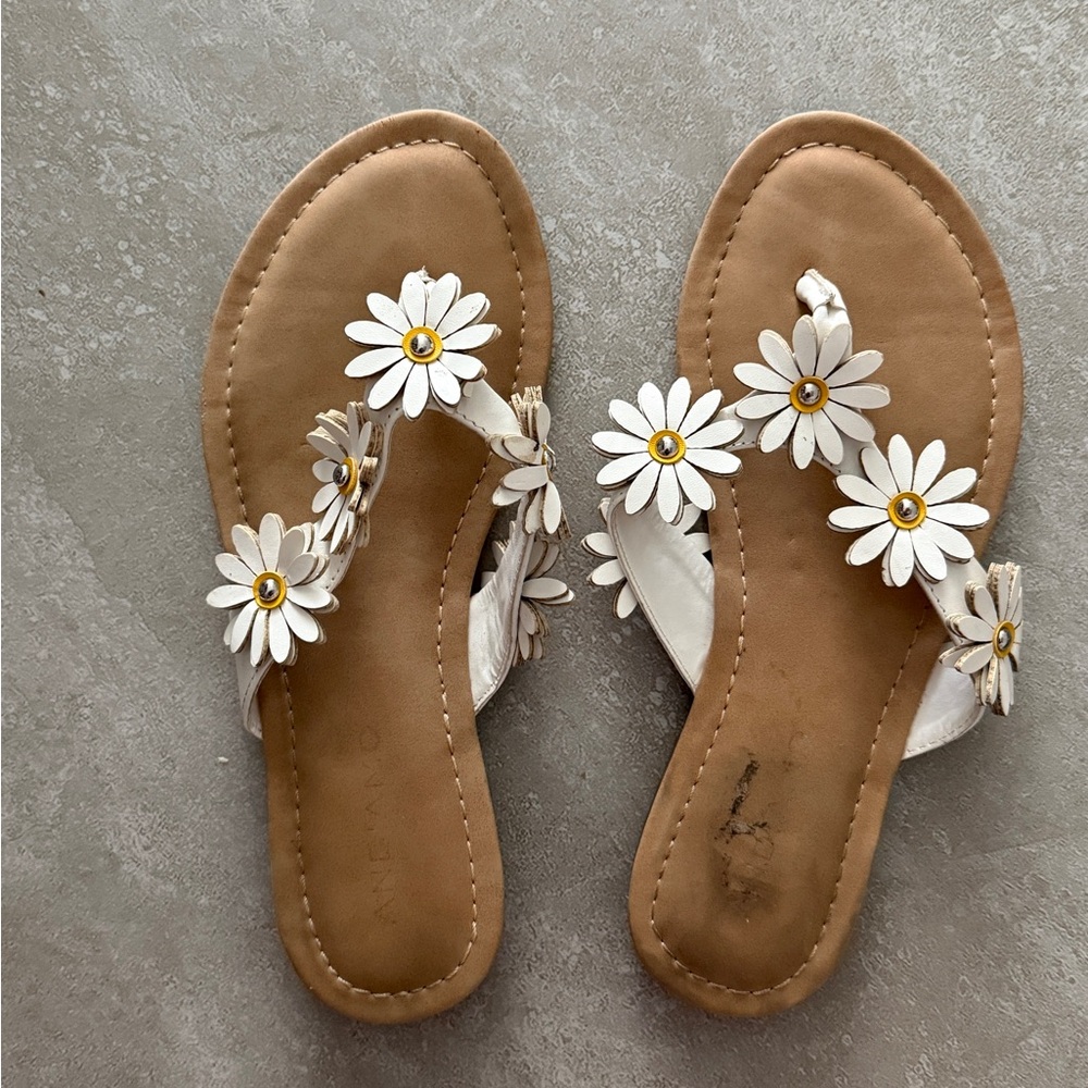 Flats size 6 goes well with dresses!